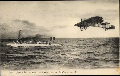 Ak Blèriot traversant la Manche, Flugzeug, Französisches Kriegsschiff