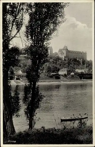 Ak Pirna, Blick zum Ort, Fluss, Häuser, Boot, Bäume