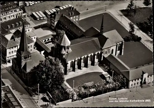 Ak Essen im Ruhrgebiet Nordrhein Westfalen, Fliegeraufnahme von der Münster Kathedrale, 852