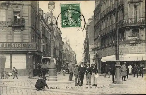 Ak Amiens Somme, Entrée de la Rue des Trois Cailloux