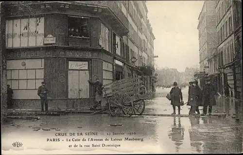 Ak Paris VII., seine Hochwasser Januar 1910, Ecke Avenue de Latour Maubourg rue Saint Dominique