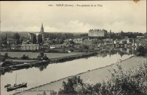 Ak Sablé sur Sarthe, vue générale de la ville, Blick über den Fluss, Château