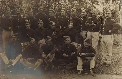 Foto Ak Französische Soldaten in Uniformen, Gruppenaufnahme