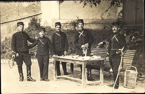 Foto Ak Französische Soldaten in Uniformen, Gruppenaufnahme
