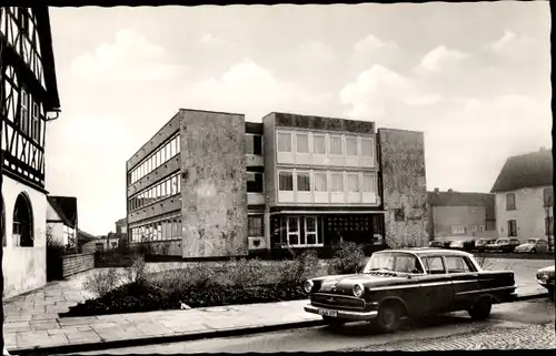 Ak Schifferstadt in der Pfalz, Straßenpartie, parkendes Auto, Neubau