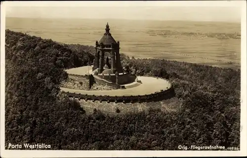 Ak Porta Westfalica in Nordrhein Westfalen, Kaiser Wilhelm Denkmal, Fliegeraufnahme