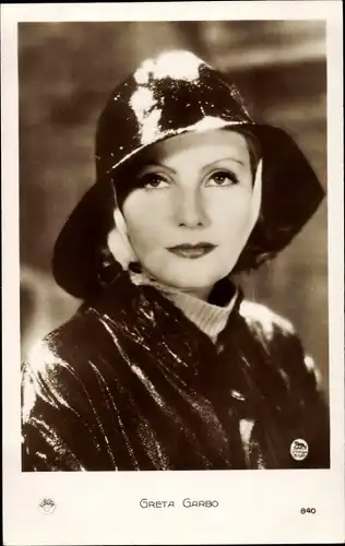 Ak Schauspielerin Greta Garbo, Portrait, Mantel, Hut