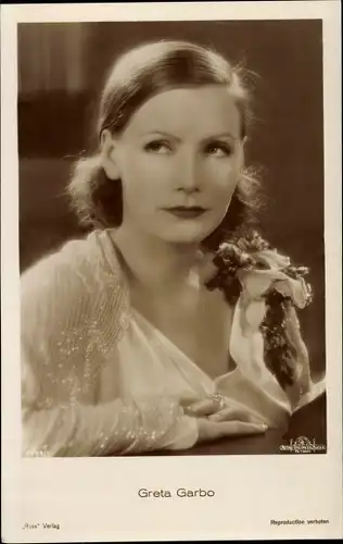 Ak Schauspielerin Greta Garbo, Portrait