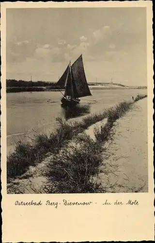 Ak Dziwnów Berg Dievenow in Pommern, An der Mole, Segelboot