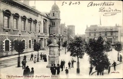 Ak Kanalinsel Jersey, Parliament House and Royal Square, statue