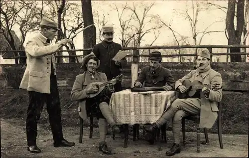 Foto Ak Französische Soldaten in Uniformen mit Musikinstrumenten