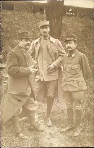 Foto Ak Drei Französische Soldaten in Uniformen, Portrait