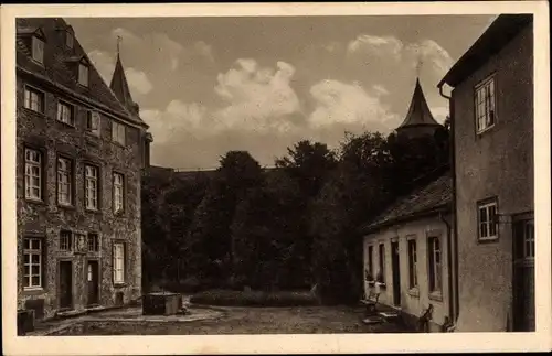 Ak Hohenlimburg Hagen in Westfalen, Burghof vom Schloss Hohenlimburg