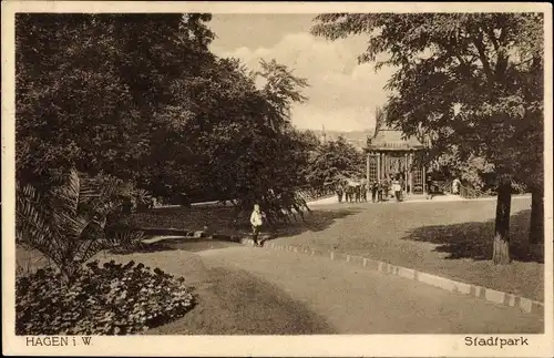 Ak Hagen Westfalen, Blick in den Stadtpark mit kleinem Pavillon