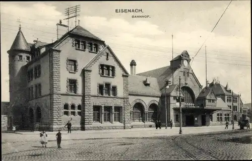 Ak Lutherstadt Eisenach in Thüringen, Bahnhof, Straßenseite