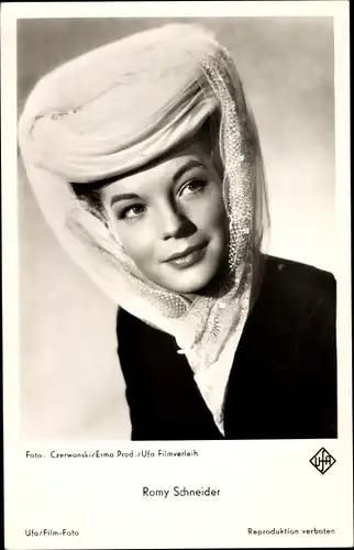 Ak Schauspielerin Romy Schneider, Portrait