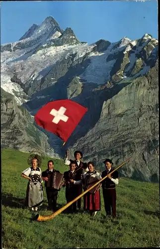Ak Grindelwald Kanton Bern, Schreckhorn, Kapelle Balmer-Beube, Wilderswil, Schweizerische Tracht
