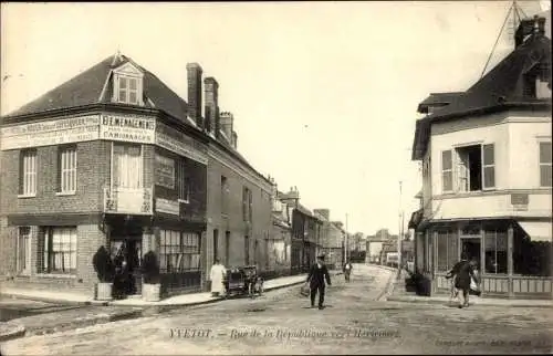 Ak Yvetot Seine Maritime, Rue de la Republique vers Hericourt