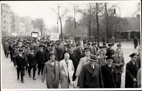 Foto Ak Demonstration?, Festzug?, Deutschland?