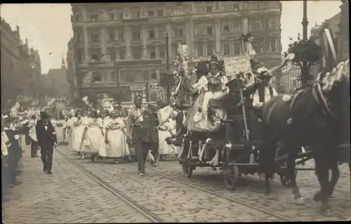 Foto Ak Festzug, Karneval, Fasching
