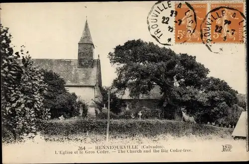 Ak Hennequeville Calvados, L'Eglise et le Gros Cedre