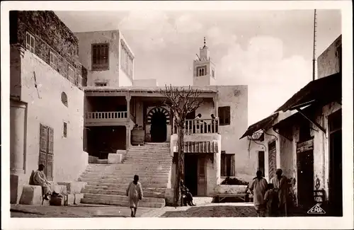 Ak Sidi Bou Said Algerien, La Place principale