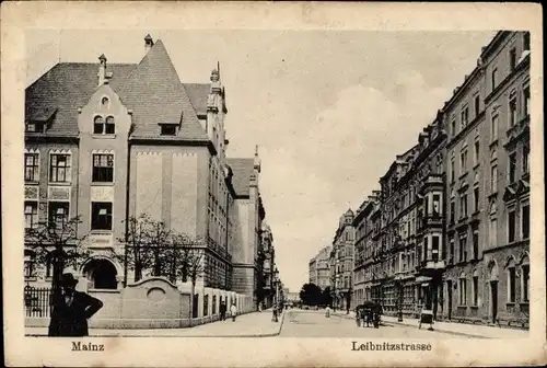 Ak Mainz, Blick in die Leibnitzstrasse, Leibnitzschule