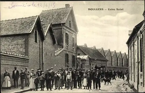 Ak Doullens Somme, Usine Saint, Ansammlung