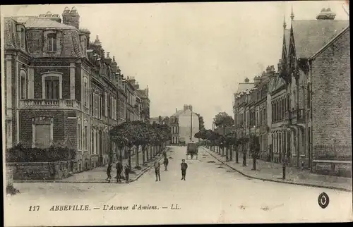 Ak Abbeville Somme, l'avenue d'Amiens