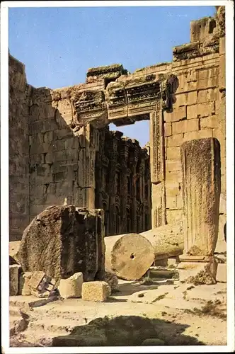 Ak Baalbek Libanon, Temple de Bacchus, Portail