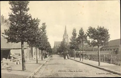 Ak Fruges Pas de Calais, Rue de la Gare