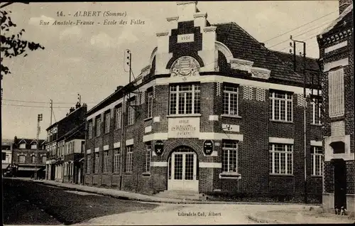 Ak Albert Somme, Rue Anatole France, École des Filles