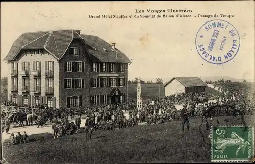 Ak Territoire de Belfort, Grand Hotel Stauffer et du Sommet du Ballon d'Alsace, Passage de Troupe