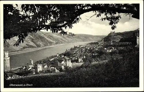 Ak Oberwesel am Rhein, Durchblick zum Ort