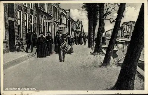 Ak Hoogeveen Drenthe, Kerkgang, Trommler