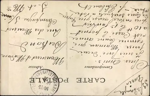 Ak Junge umgeben von Blumen raucht eine Pfeife