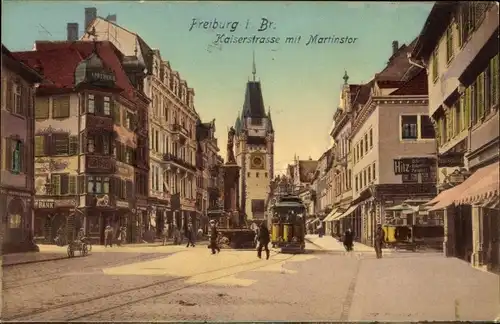Ak Freiburg im Breisgau, Kaiserstraße mit Martinstor, Straßenbahn