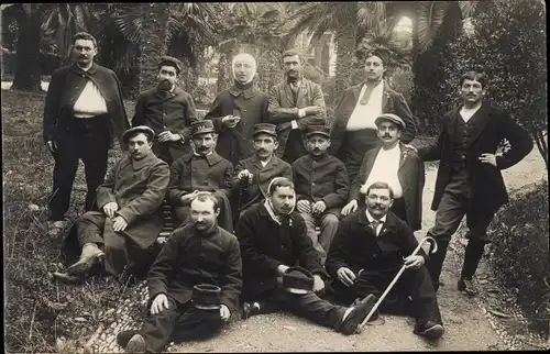 Foto Ak Verwundete Französische Soldaten in Uniformen, I WK