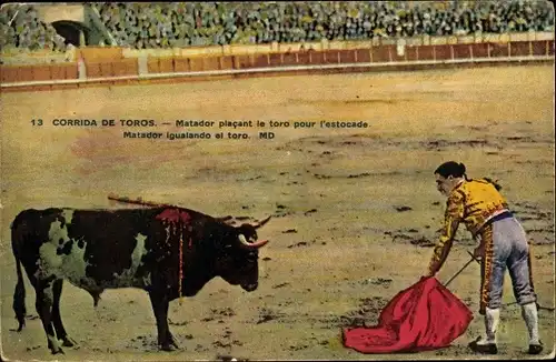 Ak Corrida de Toros, Courses de Taureaux, Matador placant le toro pour l'estocade, Stierkampf