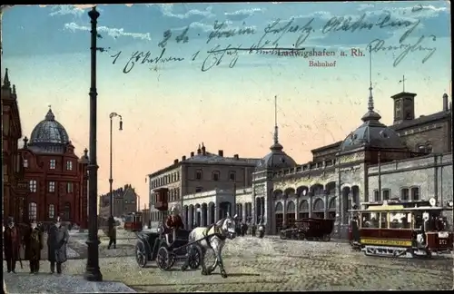 Ak Ludwigshafen am Rhein, Bahnhof, Straßenseite, Straßenbahn