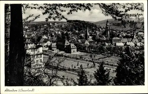 Ak Attendorn im Sauerland, Blick auf den Ort mit Kirche
