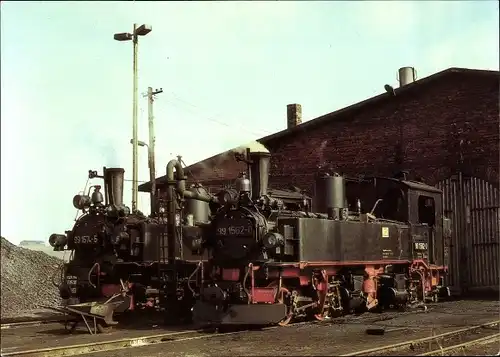 Ak Eisenbahn, Schmalspurbahn Oschatz Kemmlitz, Dampflokomotive 991562, 991574, Lokschuppen Mügeln