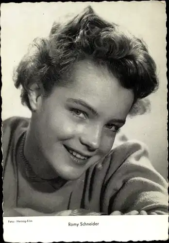 Ak Schauspielerin Romy Schneider, Portrait