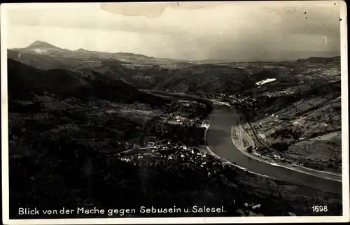 Ak Sebuzín Sebusein Elbe Region Aussig, Blick von der Mache gegen den Ort und Salesel