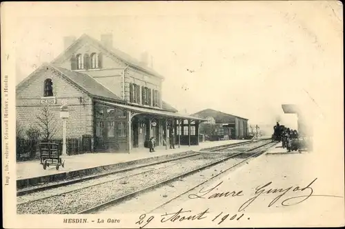 Ak Hesdin Pas de Calais, La Gare, Bahnhof, Gleisseite