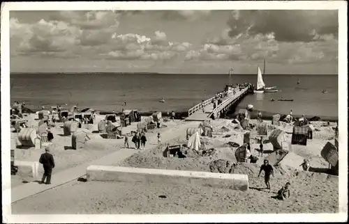 Foto Ostseebad Timmendorfer Strand, Blick auf die Landungsbrücke
