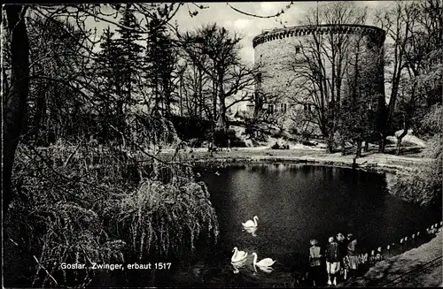 Ak Goslar am Harz, Gaststätte im Zwinger, Schwäne, Wasserpartie