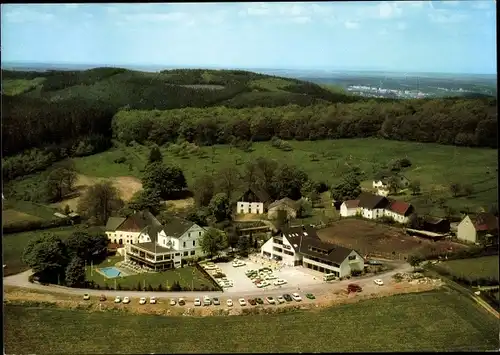 Ak Frönsberg Hemer im Sauerland, Hotel Frönsberger Hof, Gästehaus Elisabeth, Vogelschau