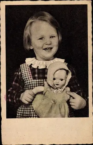 Ak kleines Mädchen mit Puppe