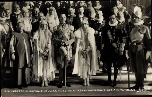 Ak S.A. Umberto di Savoia e le LL.AA.RR. le Principesse Giovanna in Vaticano